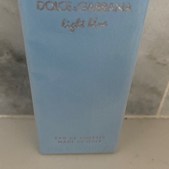 Dolce & Gabbana Light Blue Eau de Toilette - Picture 5 of 13